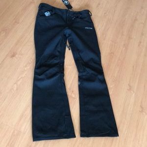 Volcom snow pants 🖤